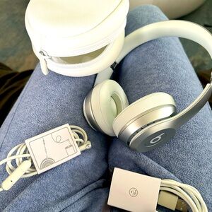 Beats White and Silver Wireless Headphones